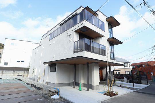 ＪＲ横須賀線 逗子駅 徒歩8分  築1年(1LDK/2階)