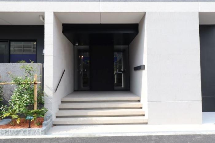 NOBLE MAISON