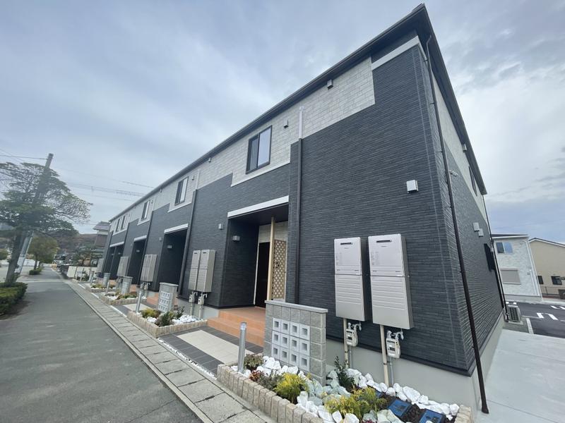 メゾン グレーヌ 塩屋A