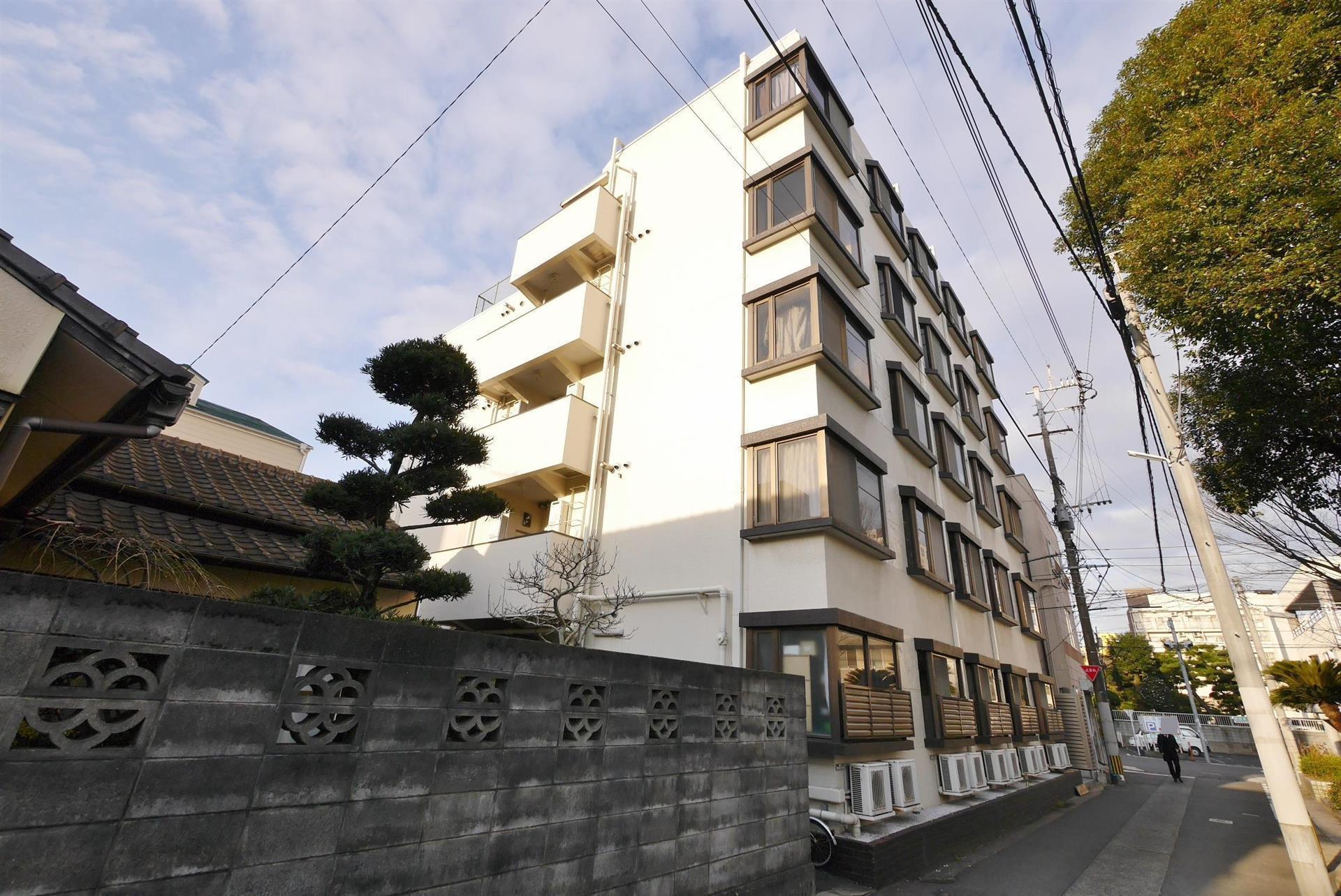 PLイースト北九大前