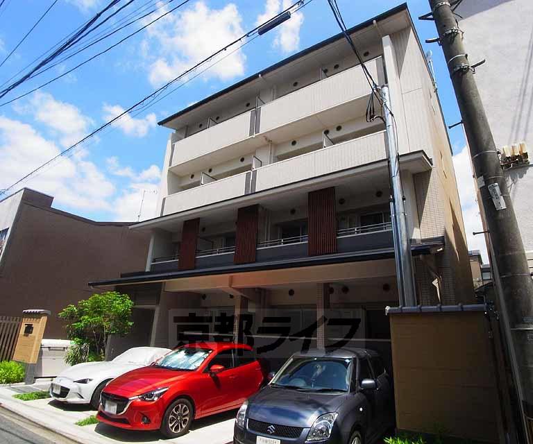 YS HOUSE