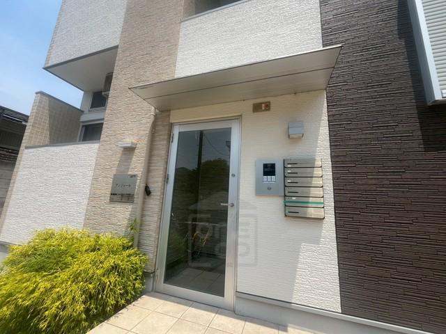 アンジュール