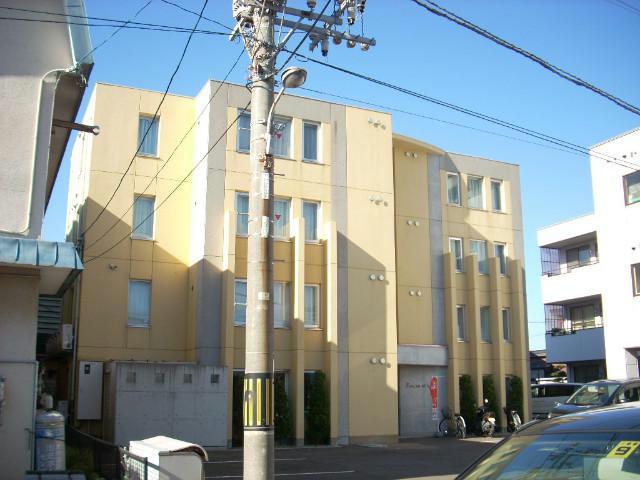 ペラッツィ宮前
