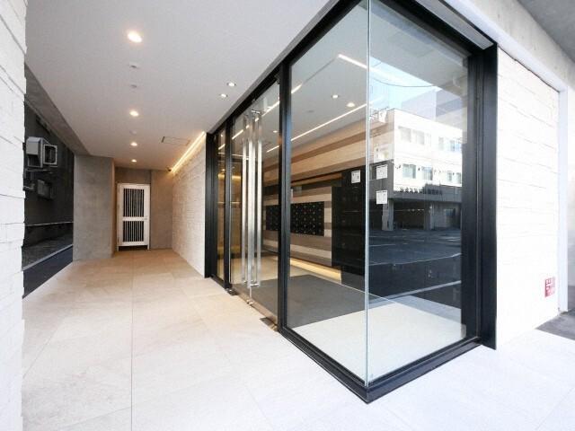 S-RESIDENCE近代美術館前