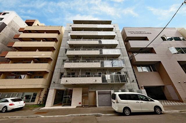 S-RESIDENCE近代美術館前