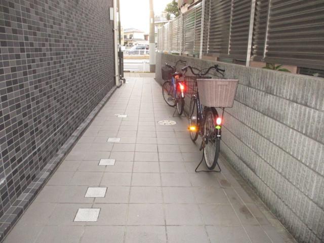 シャイニーランドビル