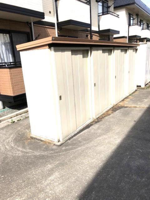 リビングタウン金池 B