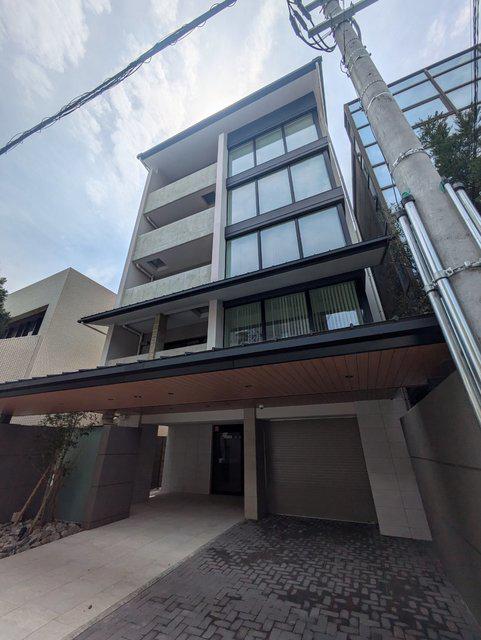 THE RESIDENCE 文化庁前