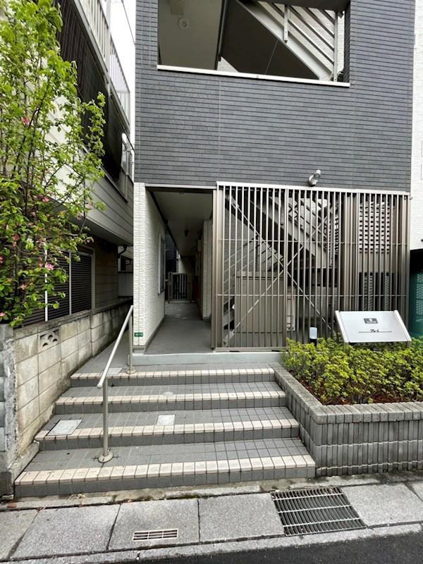 ＪＲ京浜東北線 蕨駅 徒歩17分 3階建 築10年