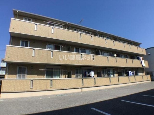 ルミエールヤナセB