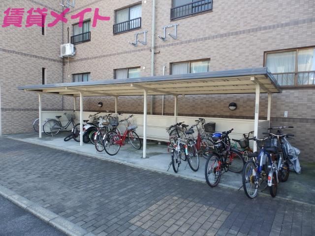 サンパレス