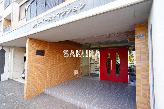 リバーイースト
