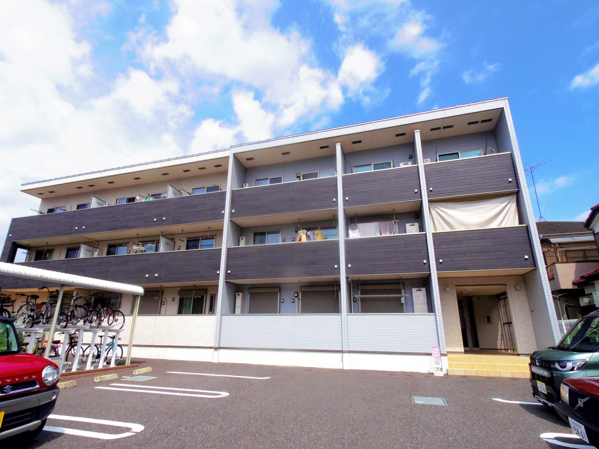 ポライトリー ファミーユ