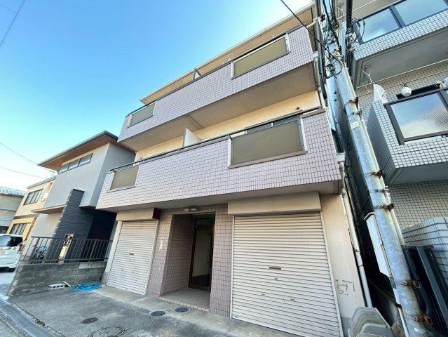 AZ12