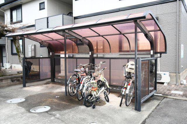 オーク ヴィレッジ B