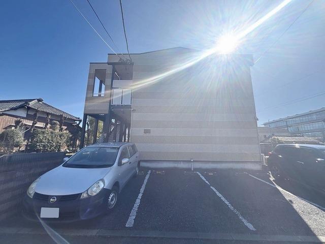 レオパレスコスモス