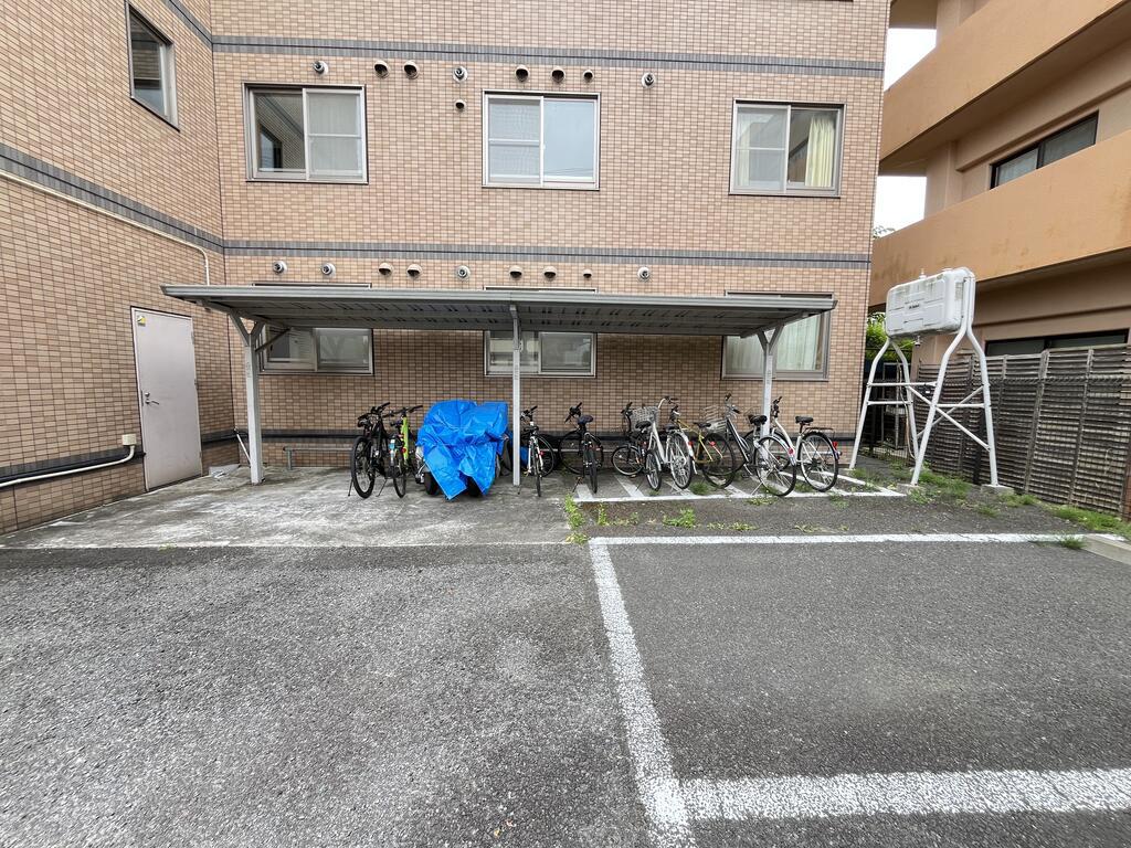 ティーズスクエア