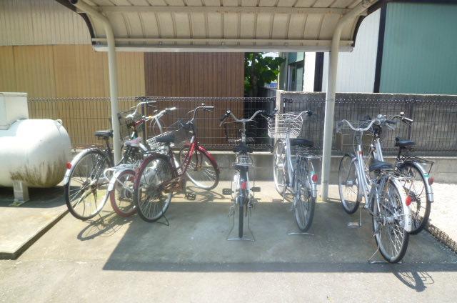 レオパレス白新