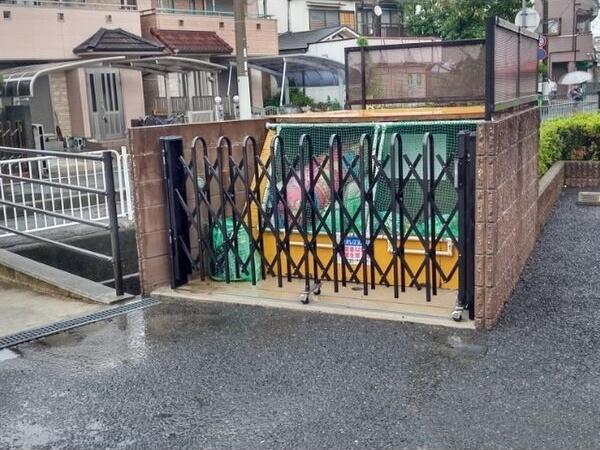 レオパレスカリヨ尼崎