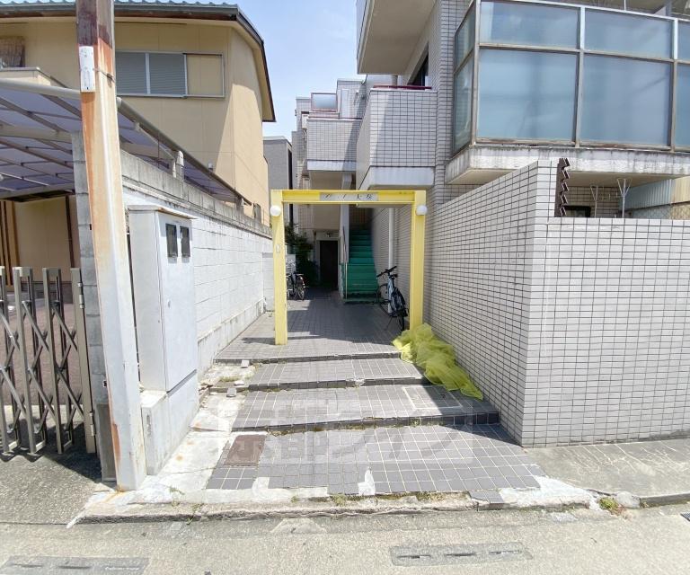 セシール太秦