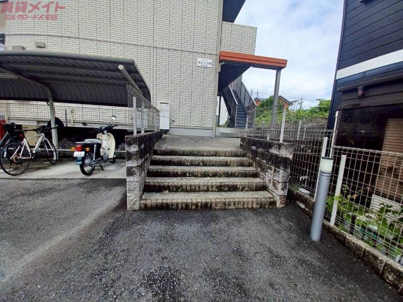 セレッソ B棟