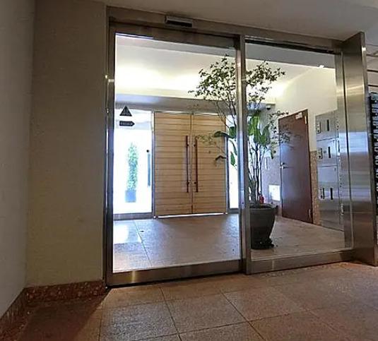 クイーンズレゾン新御徒町