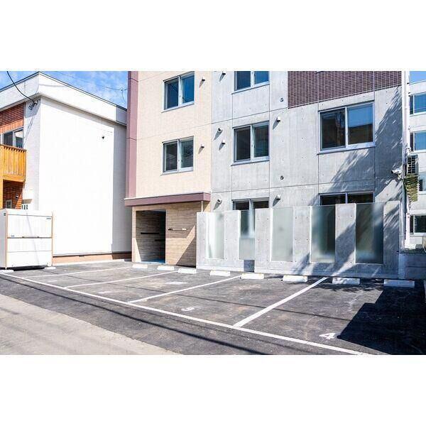 エアフォルク学園前