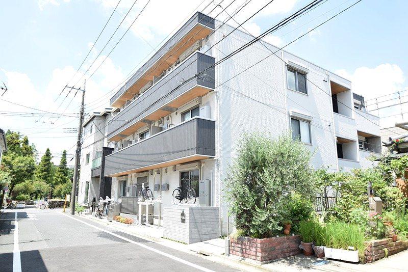 ルリアン保木間