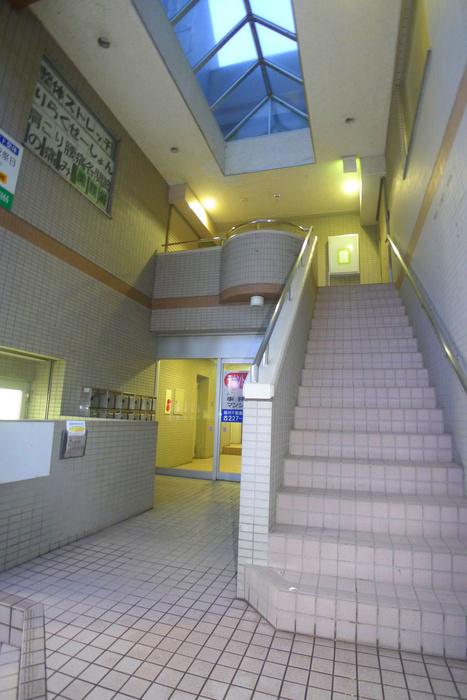 AKビル