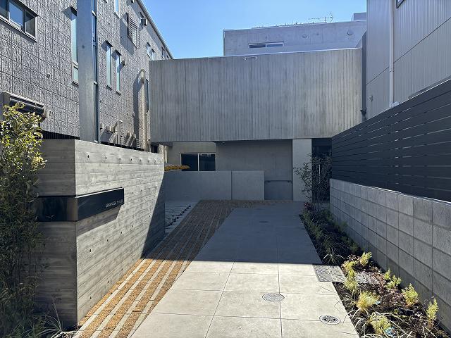  礼敷ゼロゼロ FR2ヶ月3面採光 グランパセオ代々木上原 QSN