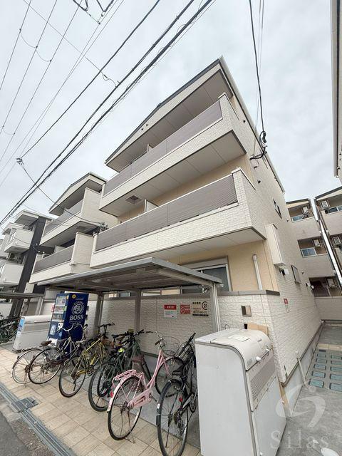 F MAISON LORE II番館