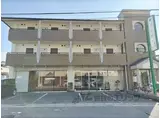 八 番 館