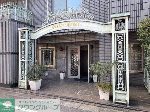 ラスターハウス