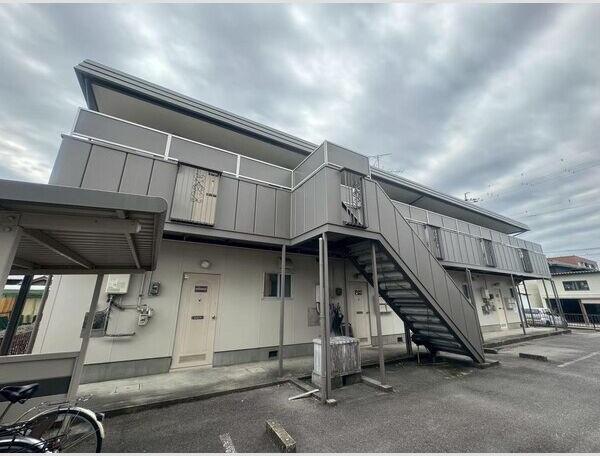 ファミールハイツ B