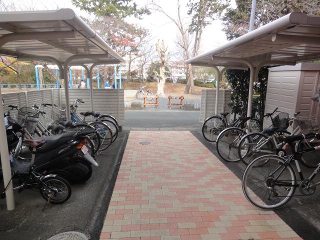 パークレーン和地山