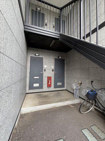グランベルク和戸駅改札前