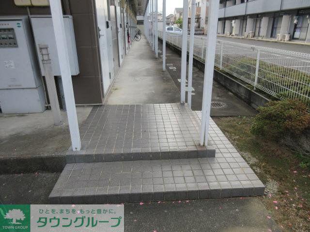 レオパレスラ・プランタン