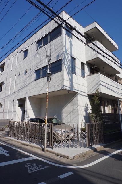 URBAN COURT