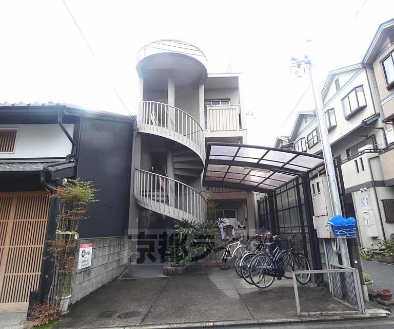 ロイヤル西陣