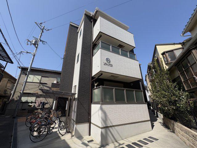 THE CITY 福