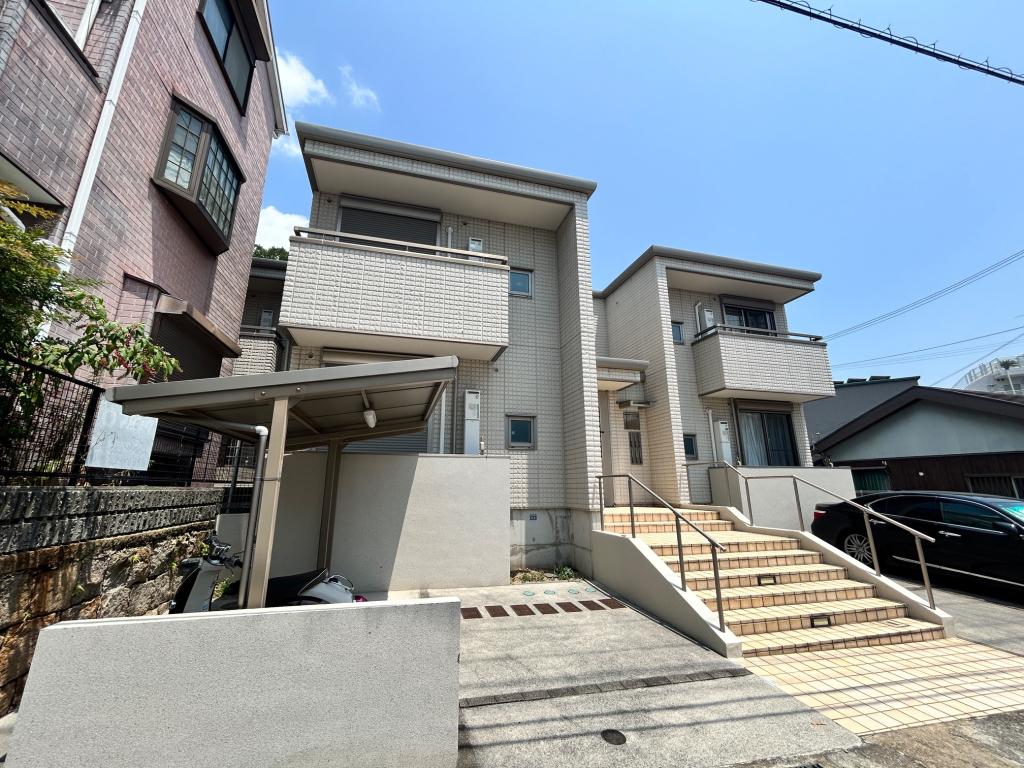 エスコート山根