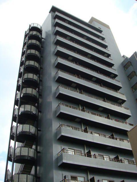 TERRAZZA EST