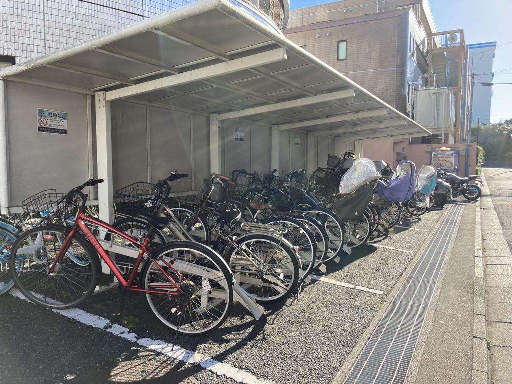 クリスタルタワー