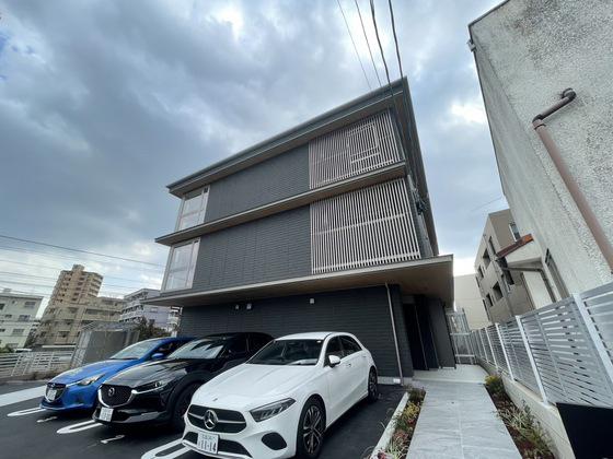 CREST PALACE