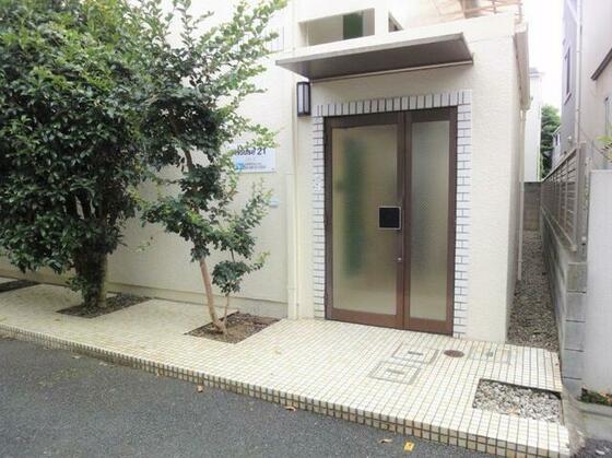 HOUSE21