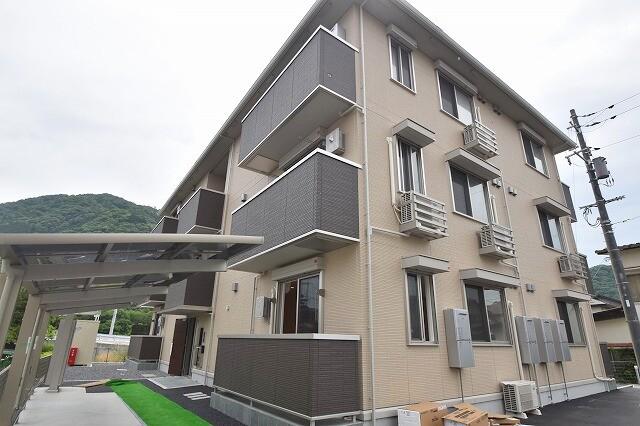 フェリーチェ亀山 A棟