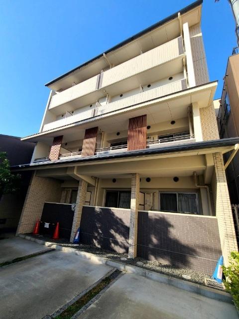 YS HOUSE