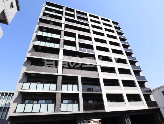 THE SQUARE URBAN RESIDENCE