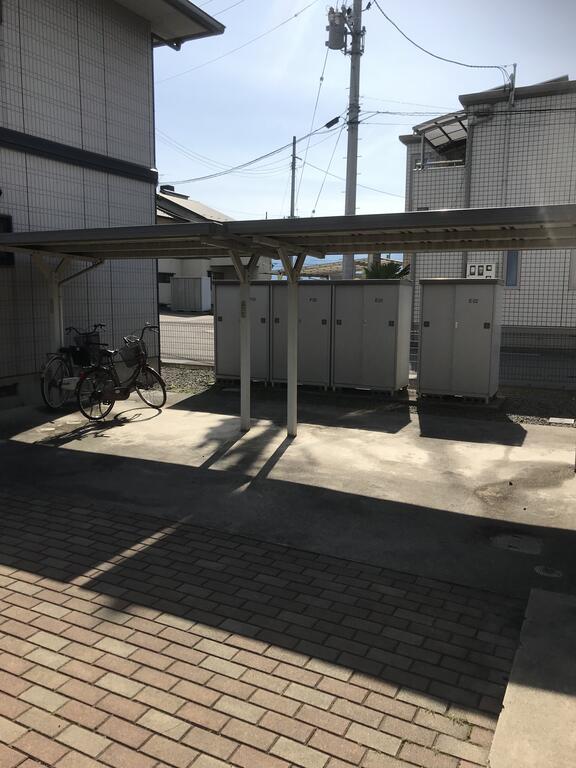 西中央ハイツII C