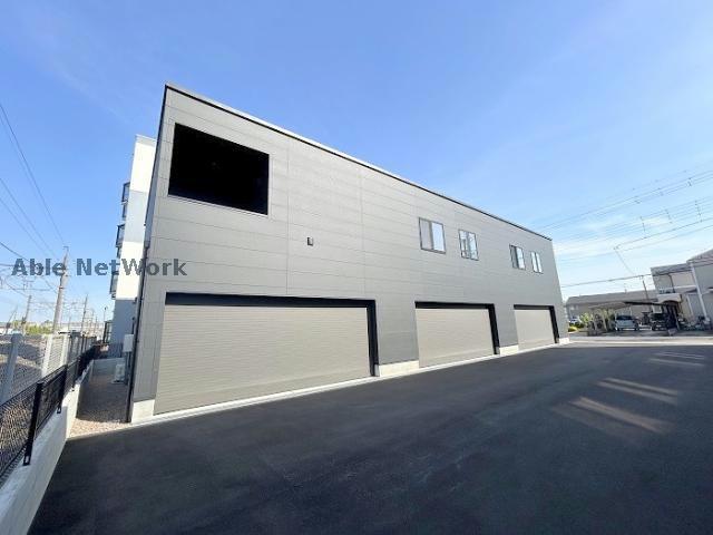 CASA GARAGE FIORIRE II